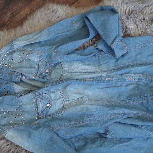 Cute Cowgirl Jean Shirt By Nevada - Picture 3 of 6